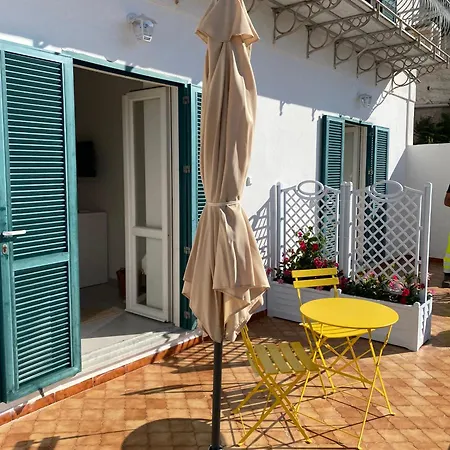 Magi - Ciclamino Apartman Ponza